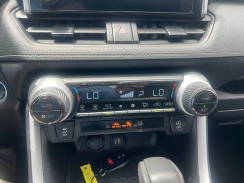 Used 2024 Toyota RAV4 XLE FWD image 30