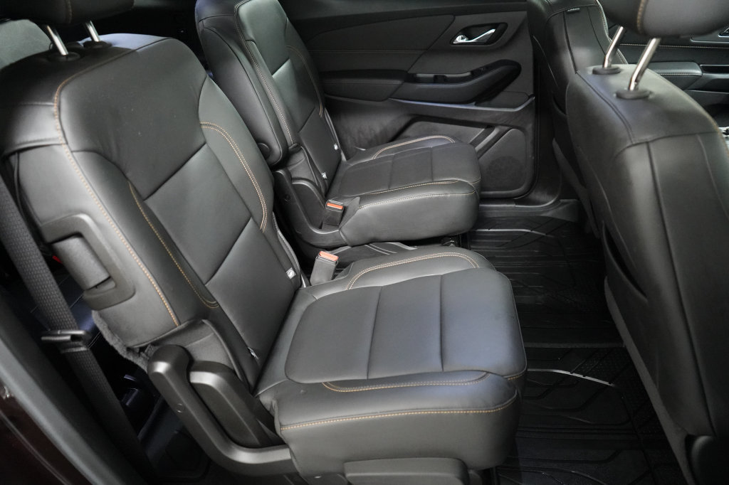 Used 2020 Chevrolet Traverse LT w/ LT Premium Package FWD image 22