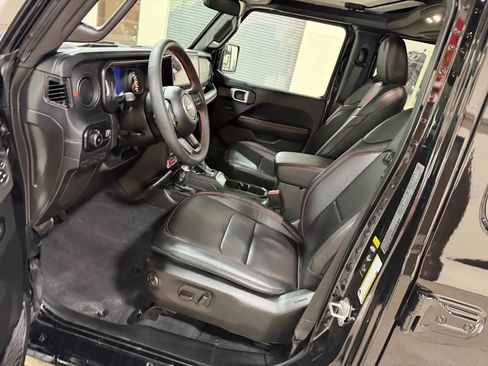 Used 2024 Jeep Wrangler Unlimited Rubicon image 33