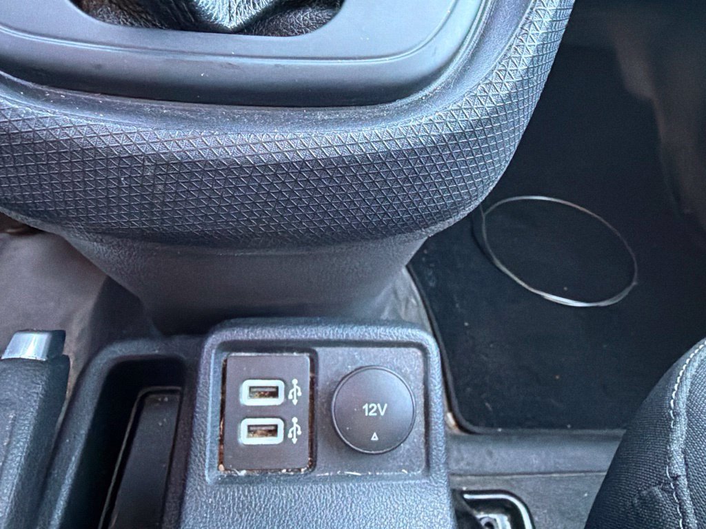Used 2022 Ford Transit Connect XLT FWD image 23