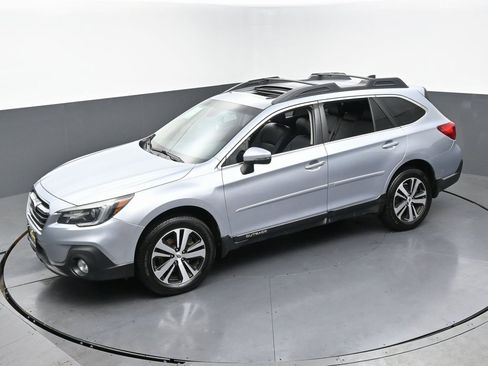 Used 2018 Subaru Outback 2.5i Limited image 44