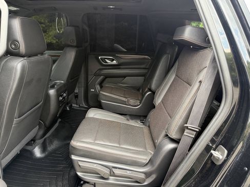 Used 2022 Chevrolet Tahoe High Country w/ Premium Package 2 AWD/4WD image 13