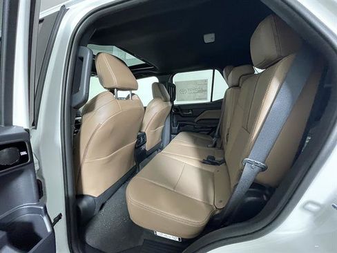 New 2026 Toyota 4Runner Limited w/ Tow Technology Package AWD/4WD image 11