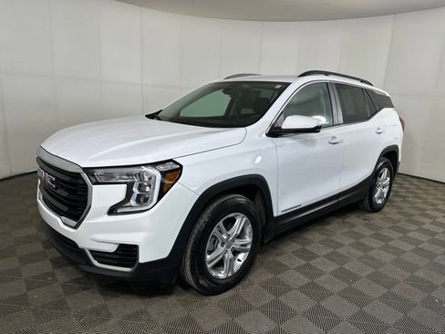 Used 2023 GMC Terrain SLE w/ Driver Convenience Package image 7
