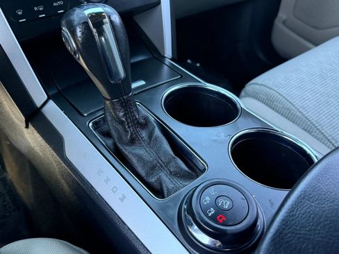 Used 2013 Ford Explorer XLT image 28