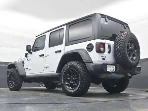 Used 2023 Jeep Wrangler Unlimited w/ 8.4" Radio Group AWD/4WD image 31