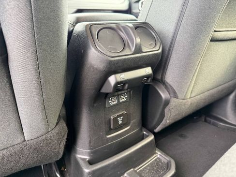Used 2024 Jeep Wrangler Unlimited Sahara AWD/4WD image 20