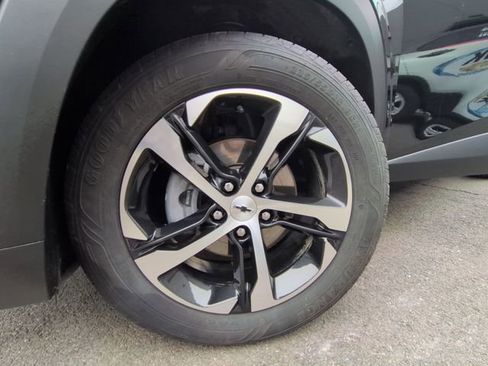 Used 2025 Chevrolet Trax RS w/ Driver Confidence Package image 30