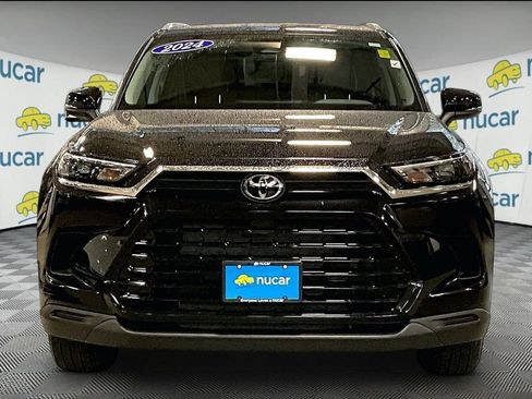 Used 2024 Toyota Grand Highlander AWD image 2