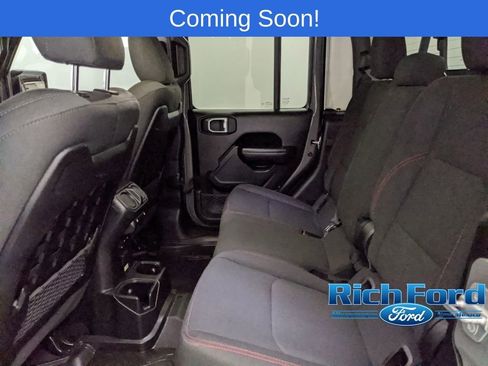 Used 2021 Jeep Gladiator Rubicon w/ Cold Weather Group image 23