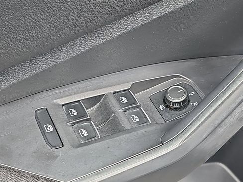 Used 2024 Volkswagen Jetta SE FWD image 26