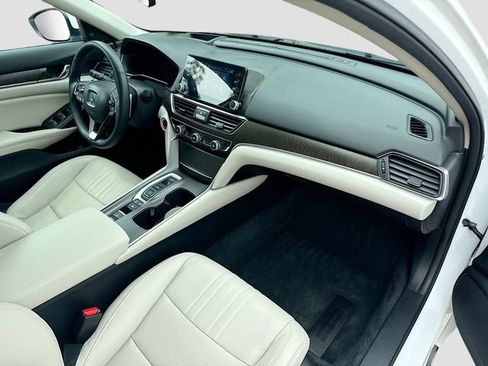 Used 2022 Honda Accord Touring image 14