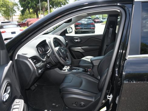 Used 2022 Jeep Cherokee Latitude Lux AWD/4WD image 7