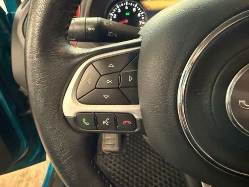 Used 2020 Jeep Renegade Trailhawk w/ Cold Weather Group AWD/4WD image 18