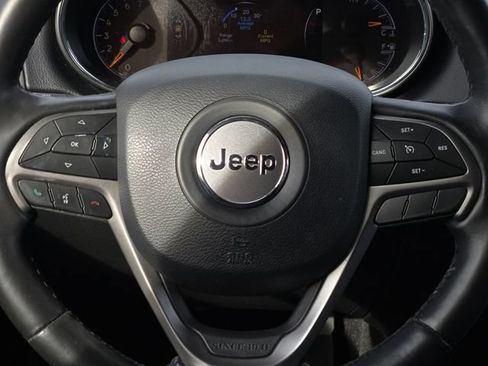 Used 2020 Jeep Grand Cherokee Altitude image 26