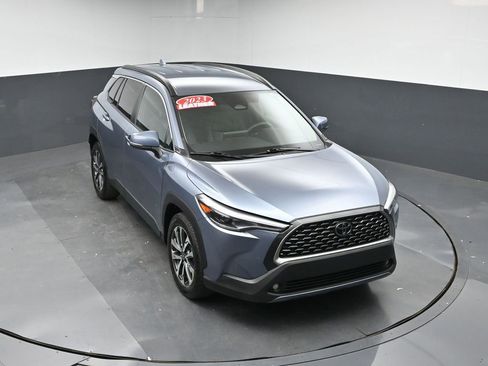 Used 2023 Toyota Corolla Cross XLE image 40