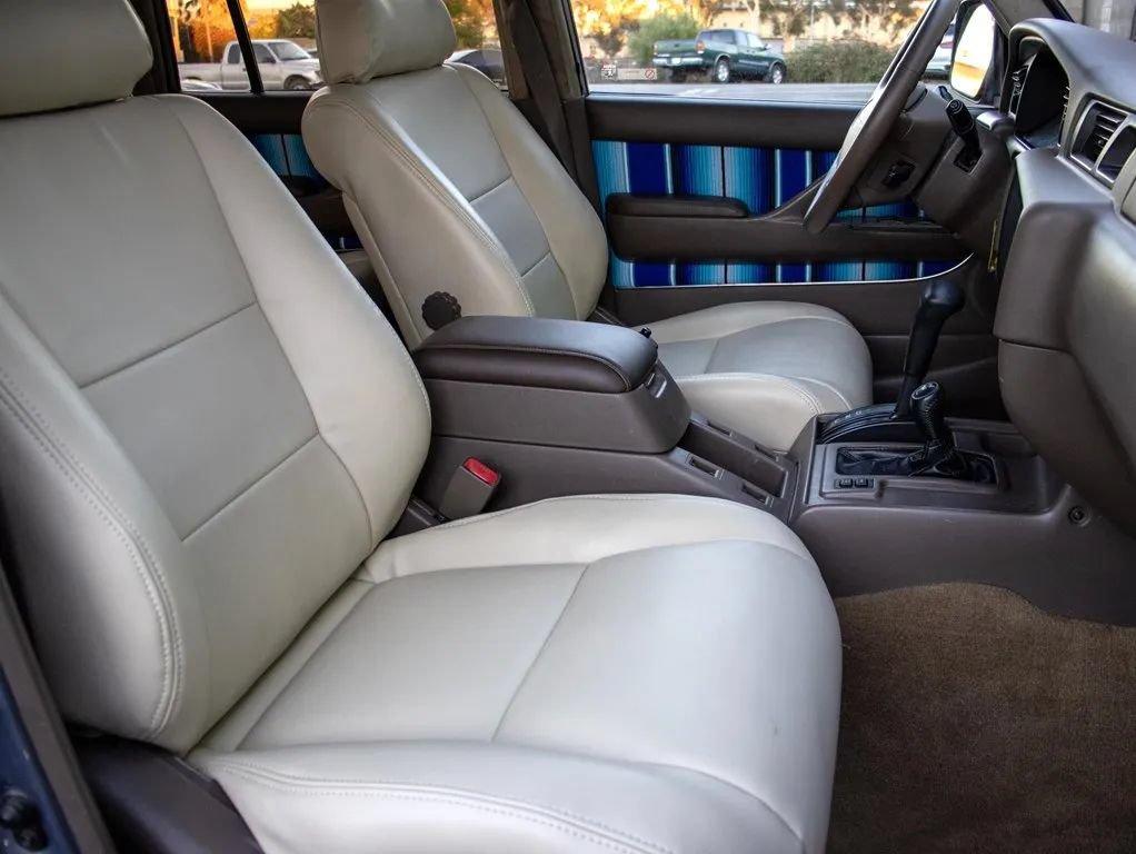 Used 1996 Toyota Land Cruiser w/ Leather Trim Pkg AWD/4WD image 14