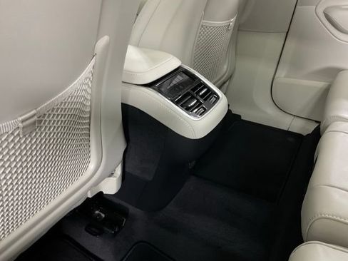 New 2026 Volvo XC90 B5 Ultra AWD/4WD image 17