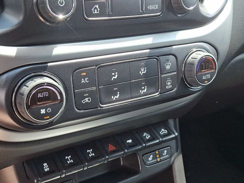 Used 2022 Chevrolet Colorado ZR2 AWD/4WD image 15