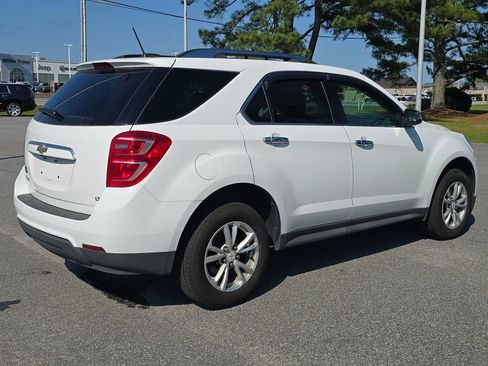 Used 2017 Chevrolet Equinox LT w/ Convenience Package FWD image 3