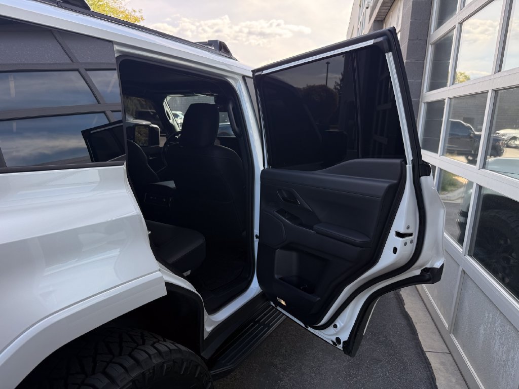 Used 2024 Lexus GX 550 w/ Cold Area Package AWD/4WD image 40