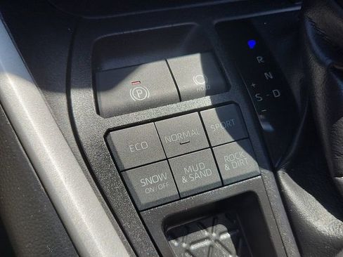 Used 2023 Toyota RAV4 XLE AWD/4WD image 18