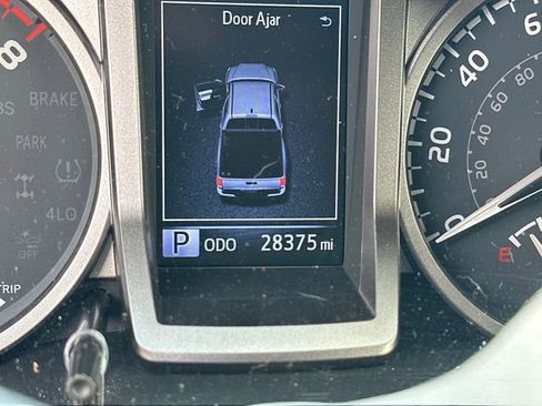 Used 2023 Toyota Tacoma SR5 w/ Technology Package image 17