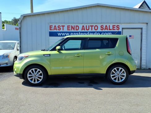Used 2017 Kia Soul + FWD image 2
