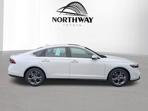 Used 2024 Honda Accord EX image 2