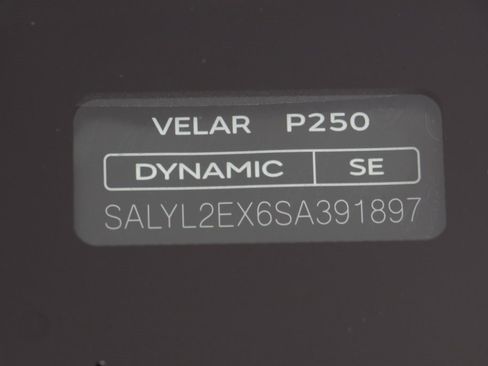 Used 2025 Land Rover Range Rover Velar Dynamic SE image 24