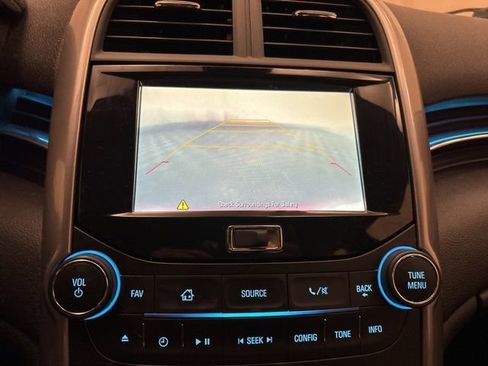 Used 2016 Chevrolet Malibu LT w/ Power Convenience Package image 16