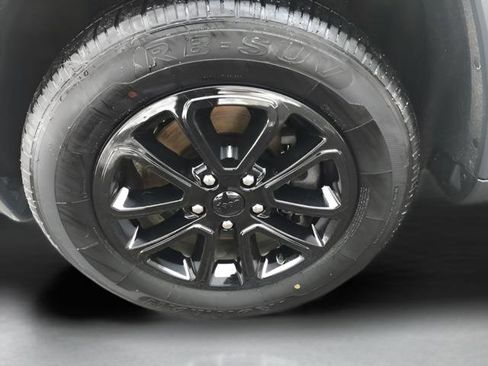 Used 2022 Jeep Grand Cherokee Laredo X AWD/4WD image 9