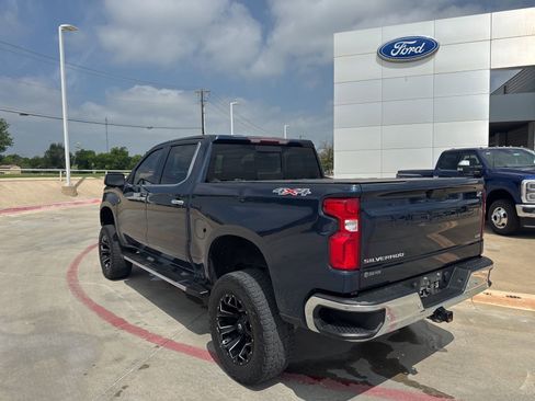 Used 2020 Chevrolet Silverado 1500 LTZ w/ LTZ Convenience Package AWD/4WD image 7