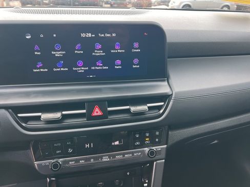 Certified 2025 Kia Seltos SX w/ SX Sunroof Package image 17