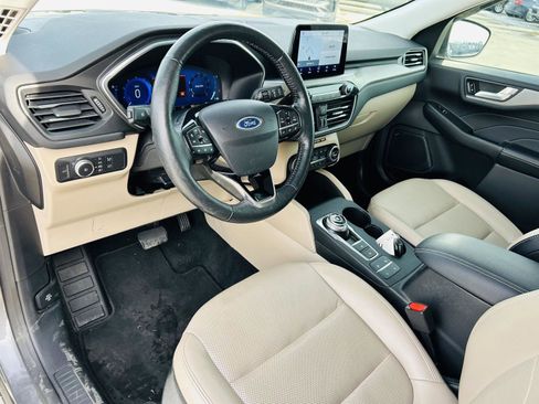 Used 2021 Ford Escape Titanium image 15