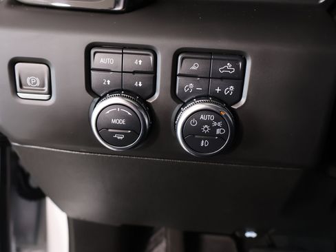 Used 2024 GMC Sierra 2500 Denali w/ Denali Reserve Package AWD/4WD image 8
