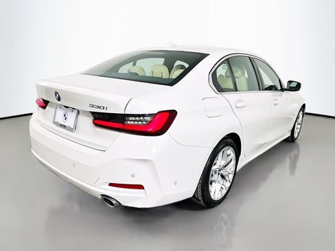 Used 2025 BMW 330i Sedan w/ Convenience Package image 5