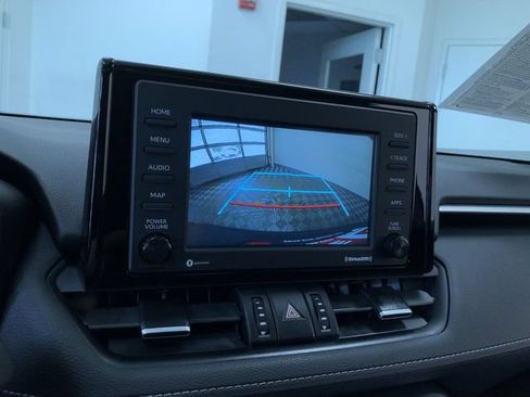 Used 2021 Toyota RAV4 XLE Premium AWD/4WD image 28