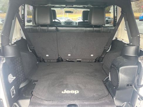 Used 2012 Jeep Wrangler Unlimited Sahara w/ Connectivity Group image 30