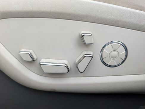 Used 2019 Lincoln Nautilus Reserve image 16