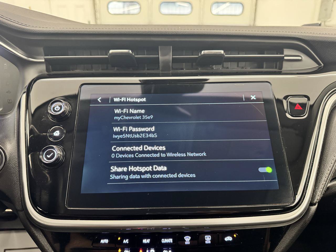 Used 2023 Chevrolet Bolt EUV LT FWD image 31