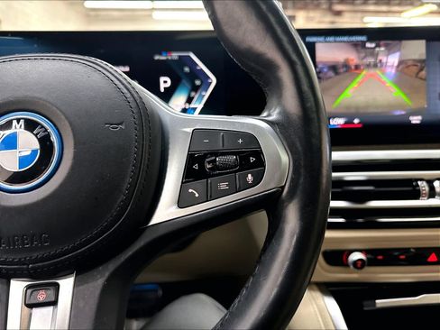 Used 2023 BMW i4 eDrive40 w/ M Sport Package RWD image 21