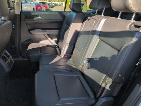 Used 2020 Volkswagen Atlas SE w/ Panoramic Sunroof Package image 24