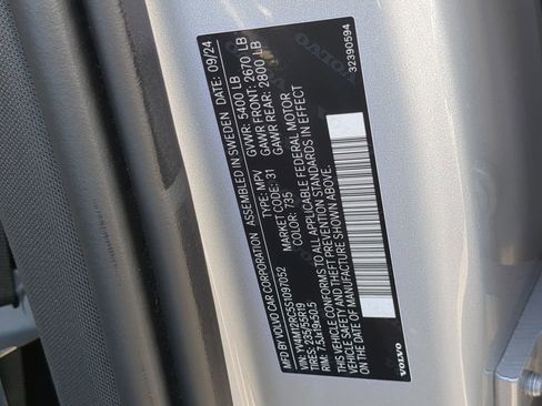 Used 2025 Volvo XC60 B5 Plus image 65