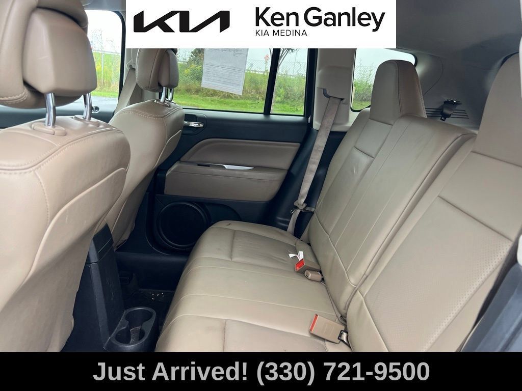 Used 2016 Jeep Compass High Altitude AWD/4WD image 10