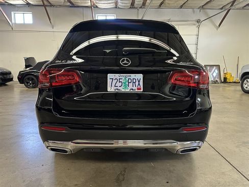 Used 2021 Mercedes-Benz GLC 300 4MATIC image 4
