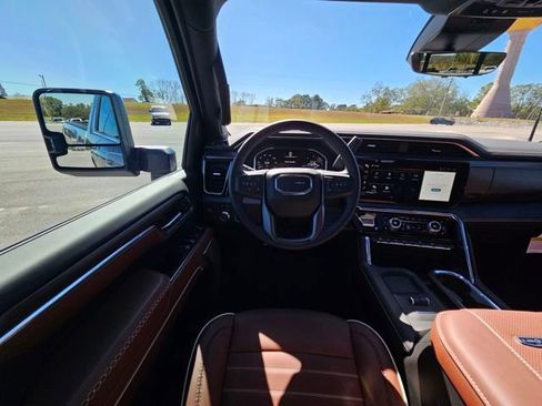 New 2026 GMC Sierra 2500 Denali Ultimate AWD/4WD image 13