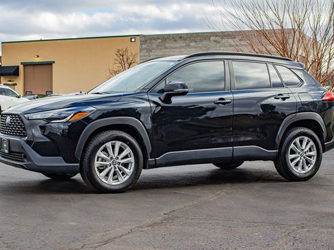 Used 2023 Toyota Corolla Cross LE image 4