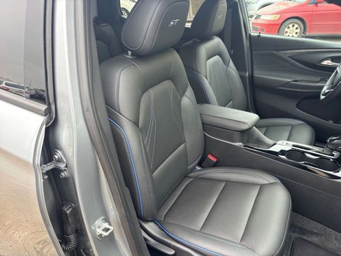 Used 2025 Buick Envista Sport Touring image 35