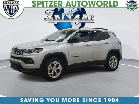 Used 2024 Jeep Compass Latitude AWD/4WD image 6